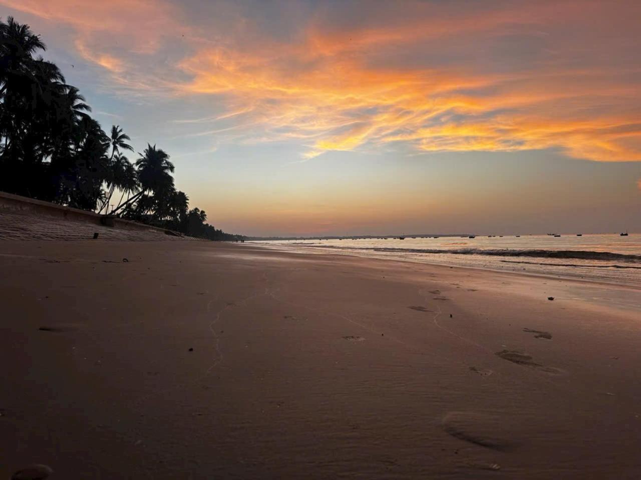 Venus MuiNe Hotel Mũi Né Buitenkant foto